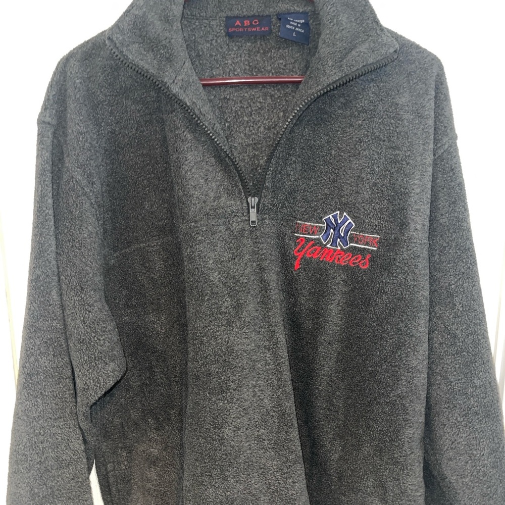 Men’s Gray Yankees Quarter-Zip Pullover Fleece Sz L SKU: 0715-06